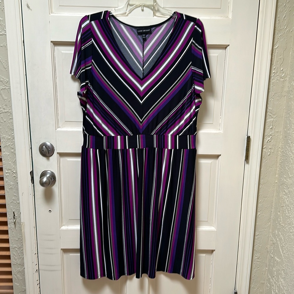 Prefect for fall! V-neck, flutter sleeve, and beautiful flattering pattern